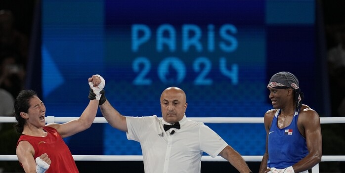 德泽尔比：格林伍德有待提升，球队要保持90分钟的高效表现