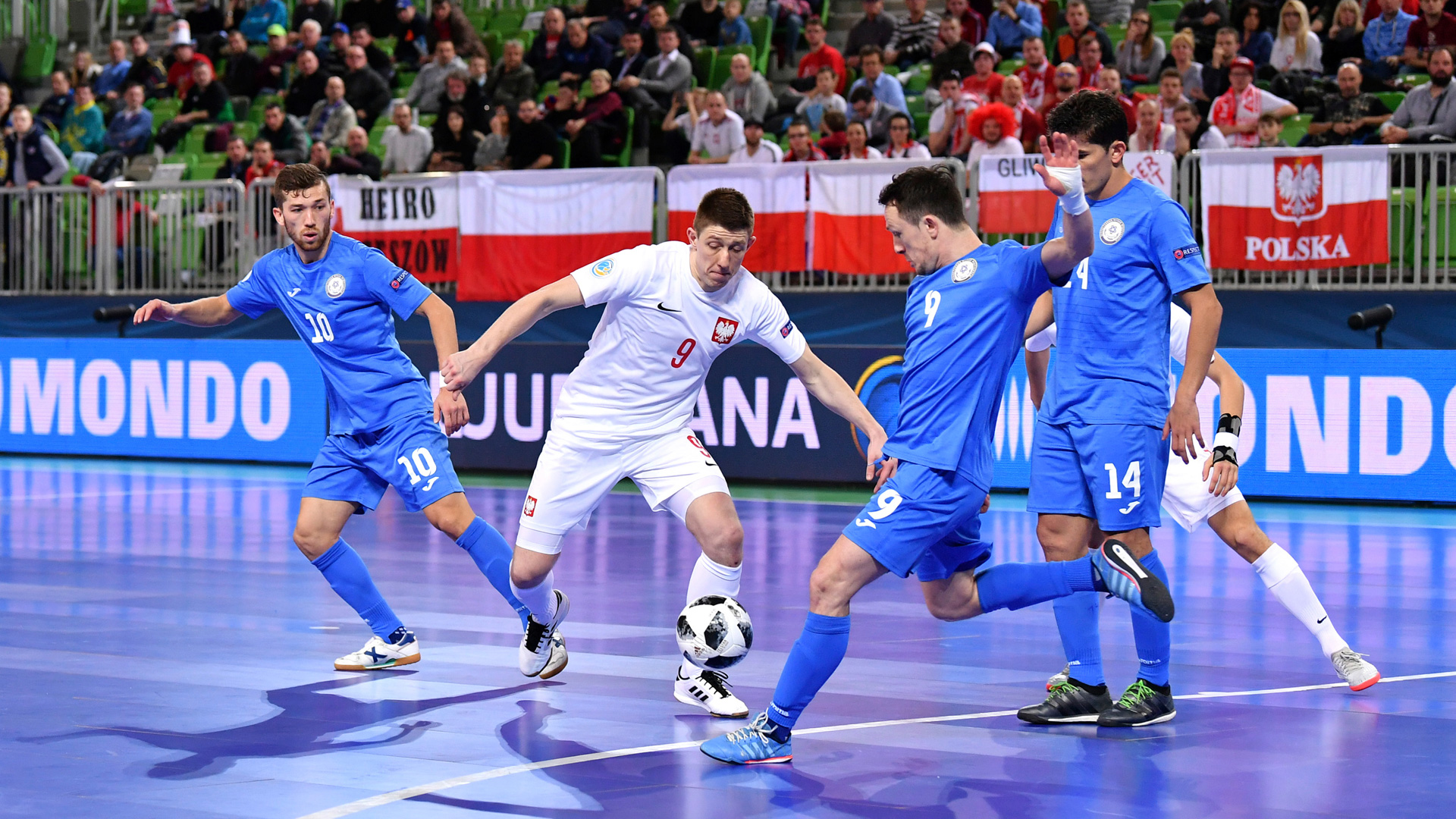 官方：美加墨世界杯所有比赛上下半场都有3分钟补水时间